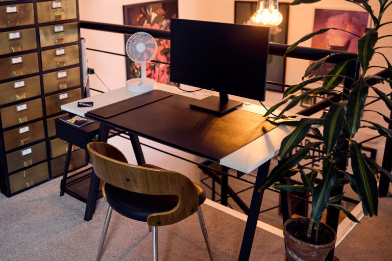 The Hobnob Desk