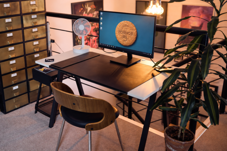 The Hobnob Desk